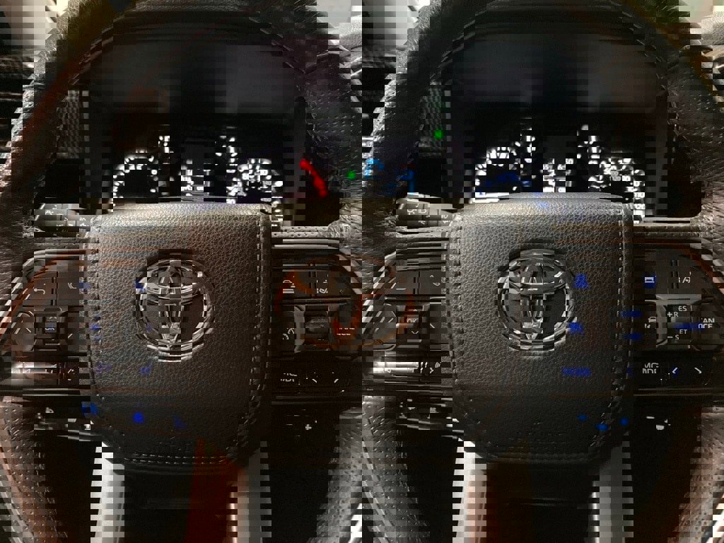 Used 2023 Toyota Tundra Limited image 19