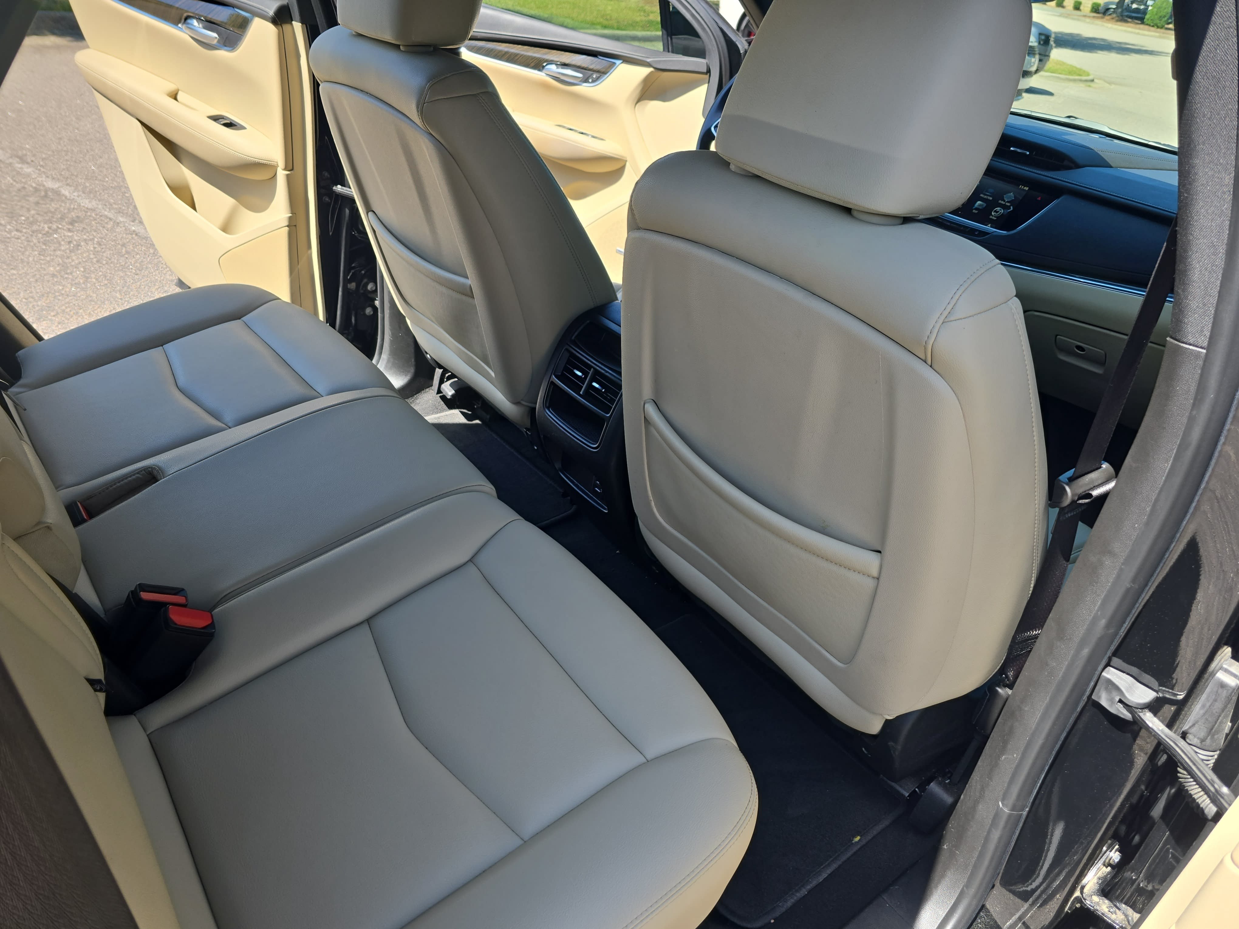 Used 2019 Cadillac XT5 FWD image 11