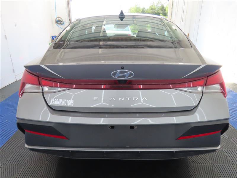 Used 2024 Hyundai Elantra SEL FWD image 11
