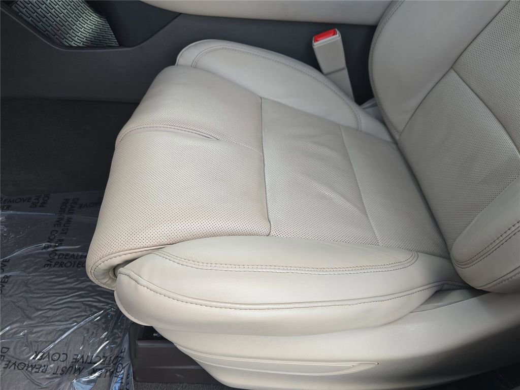 Used 2022 Lincoln Aviator Reserve w/ Equipment Group 201A image 23