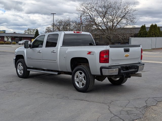 Used 2014 Chevrolet Silverado 2500 LT w/ Custom Sport Truck Package image 8