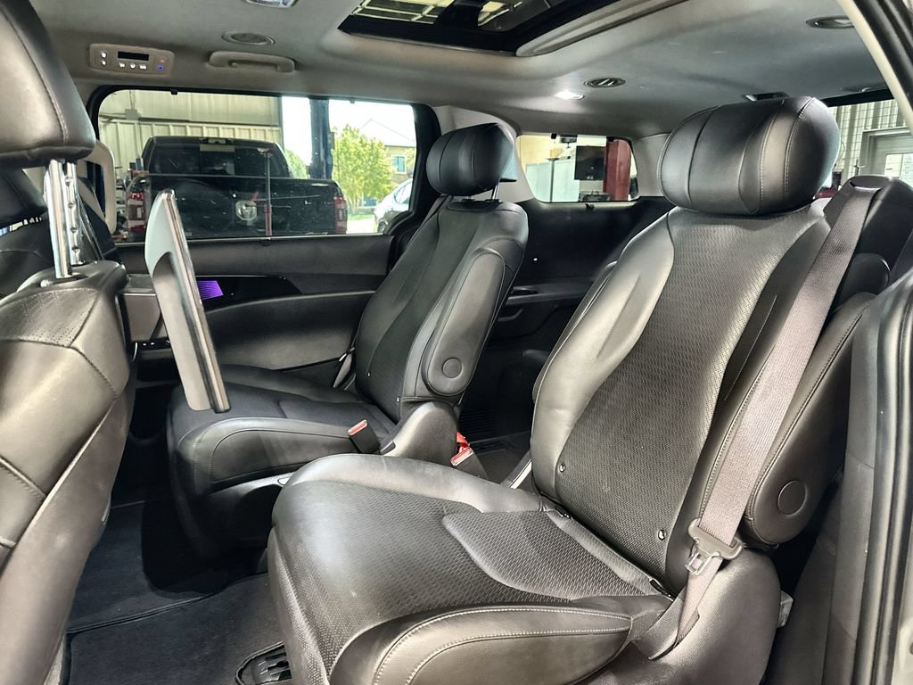 Used 2025 Kia Carnival SX Prestige FWD image 25