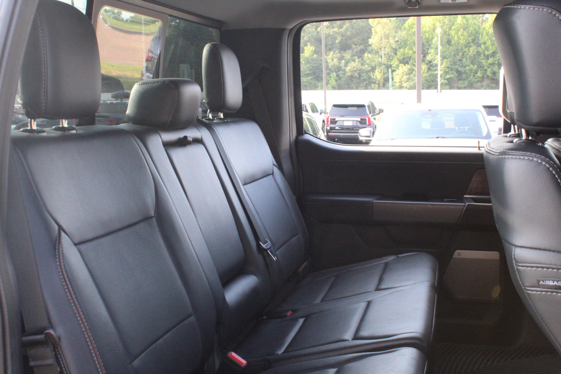 Used 2023 Ford F250 Lariat w/ Lariat Ultimate Package AWD/4WD image 35