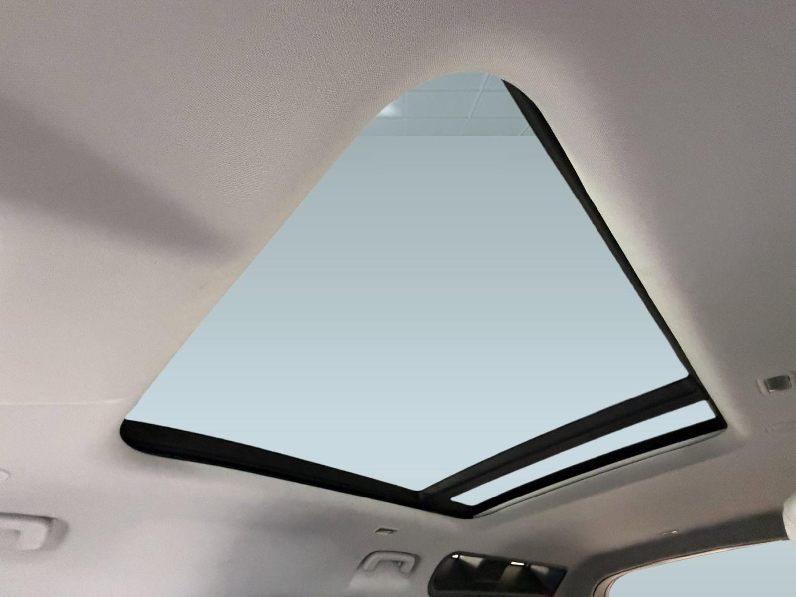 Used 2026 Land Rover Defender 110 S AWD/4WD image 25