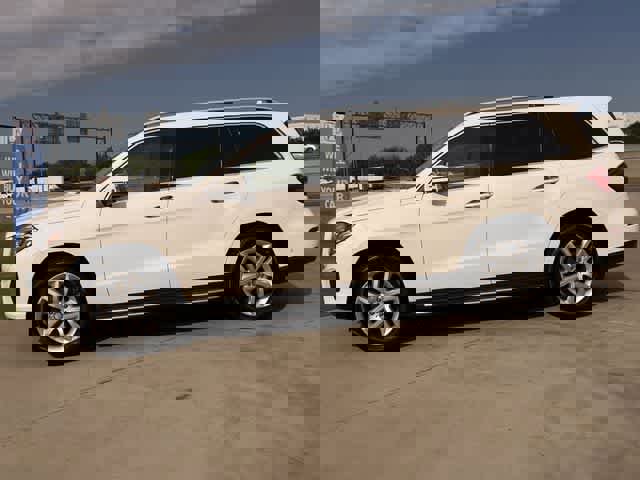 Used 2017 Mercedes-Benz GLS 450 4MATIC image 4