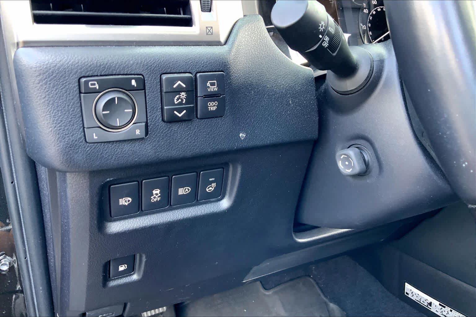 Used 2023 Lexus GX 460 Luxury w/ Sport Design Package AWD/4WD image 36