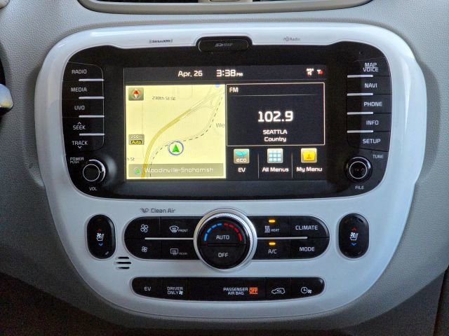 Used 2015 Kia Soul EV + FWD image 19