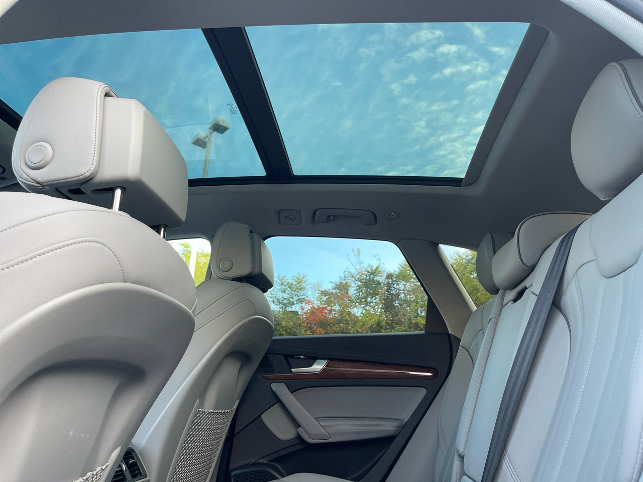 Used 2022 Audi Q5 e Premium Plus w/ Premium Plus Package image 26