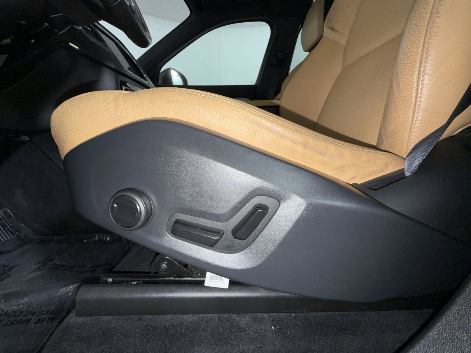 Used 2019 Volvo XC90 T6 Momentum w/ Advanced Package AWD/4WD image 14