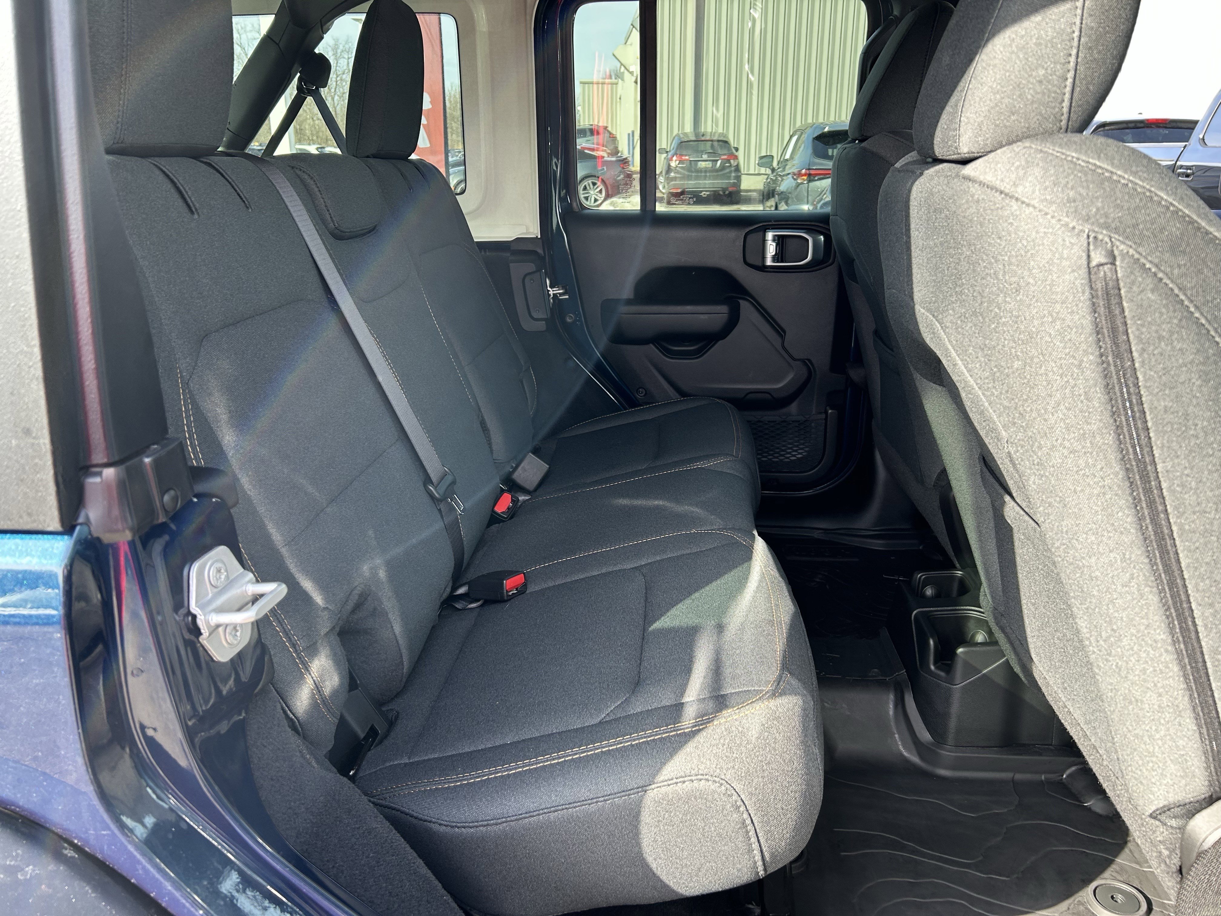 Used 2025 Jeep Wrangler Sport image 29