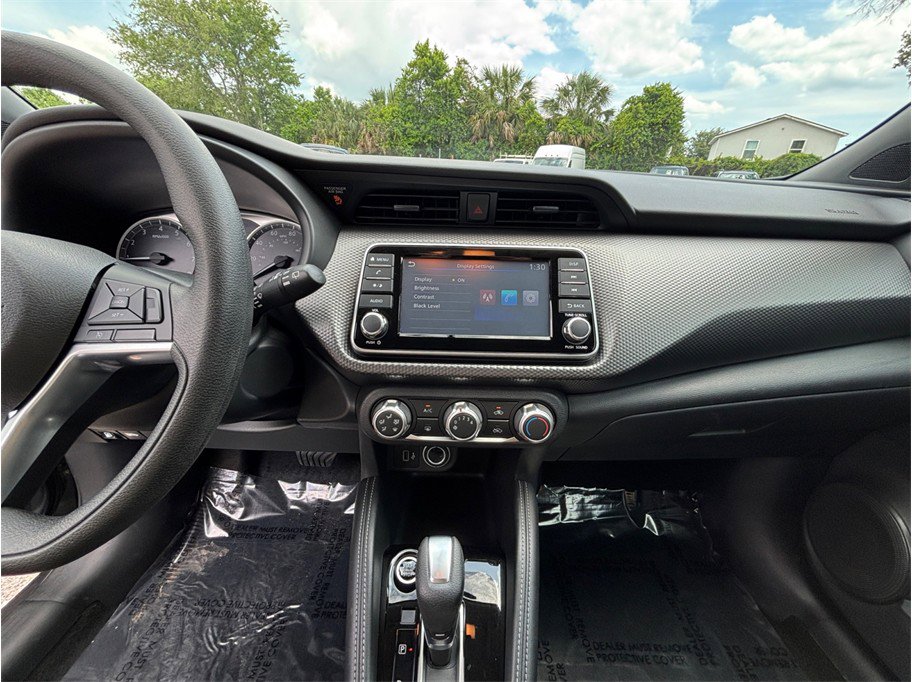 Used 2019 Nissan Kicks S FWD image 11