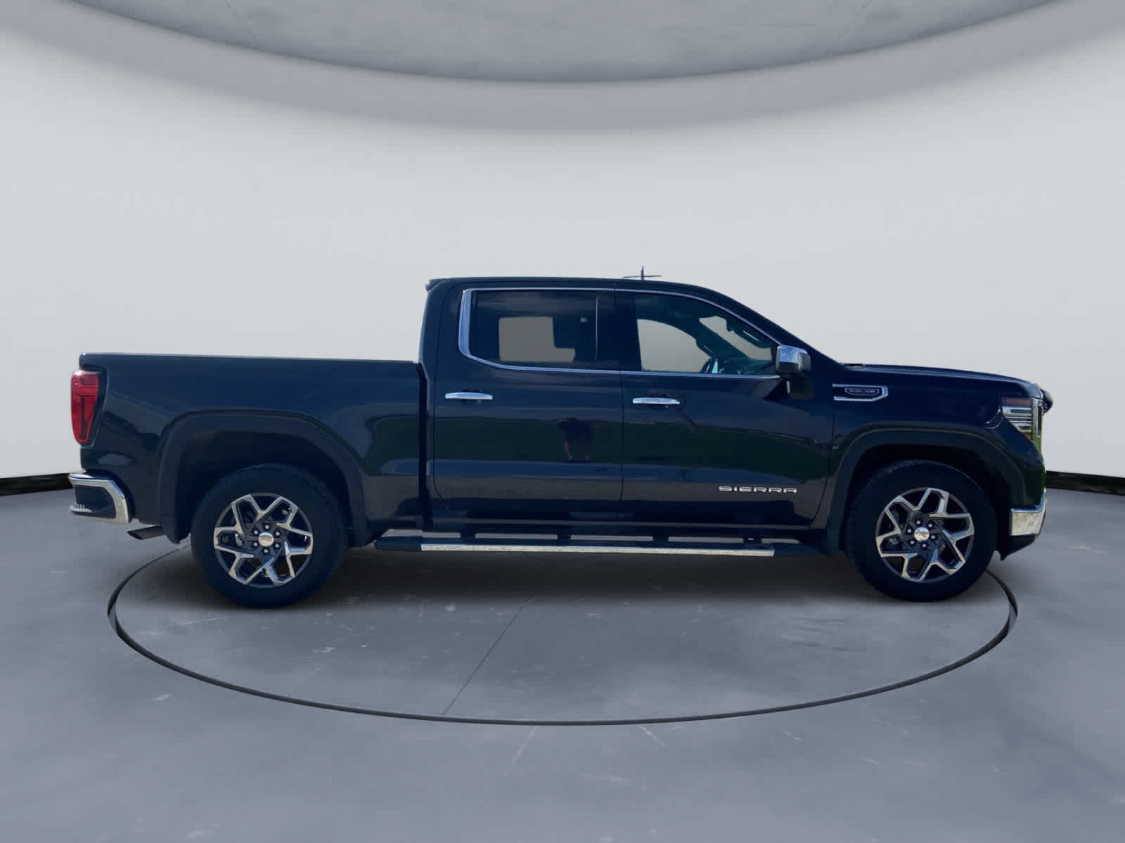 Used 2024 GMC Sierra 1500 SLT w/ SLT Premium Plus Package RWD image 6