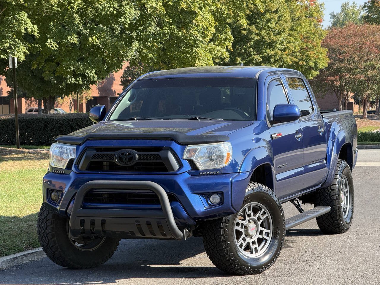 Used 2015 Toyota Tacoma 4x4 Double Cab w/ TRD Off-Road Package image 1