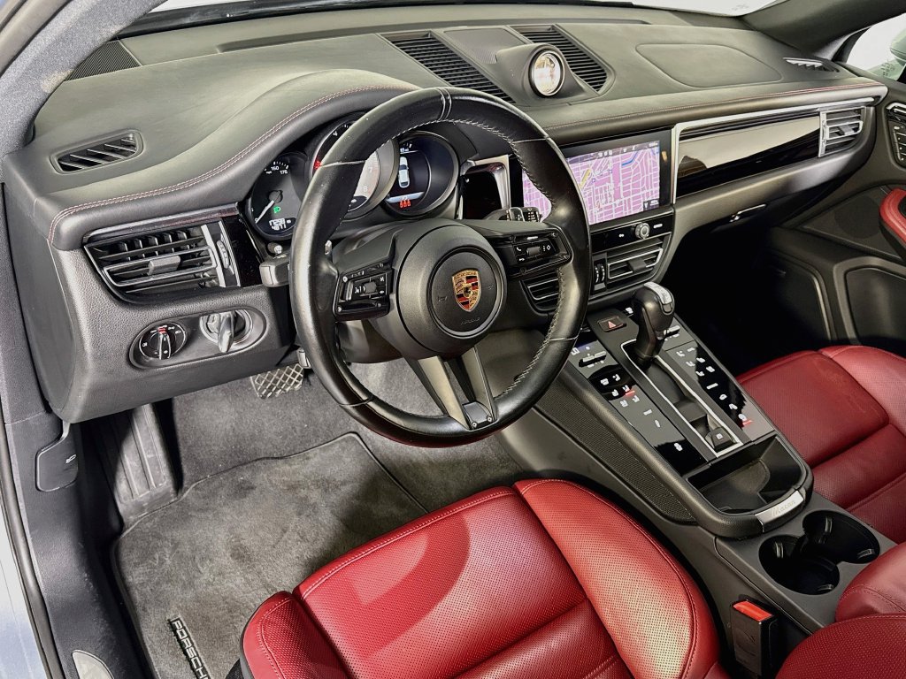 Certified 2023 Porsche Macan S AWD/4WD image 4
