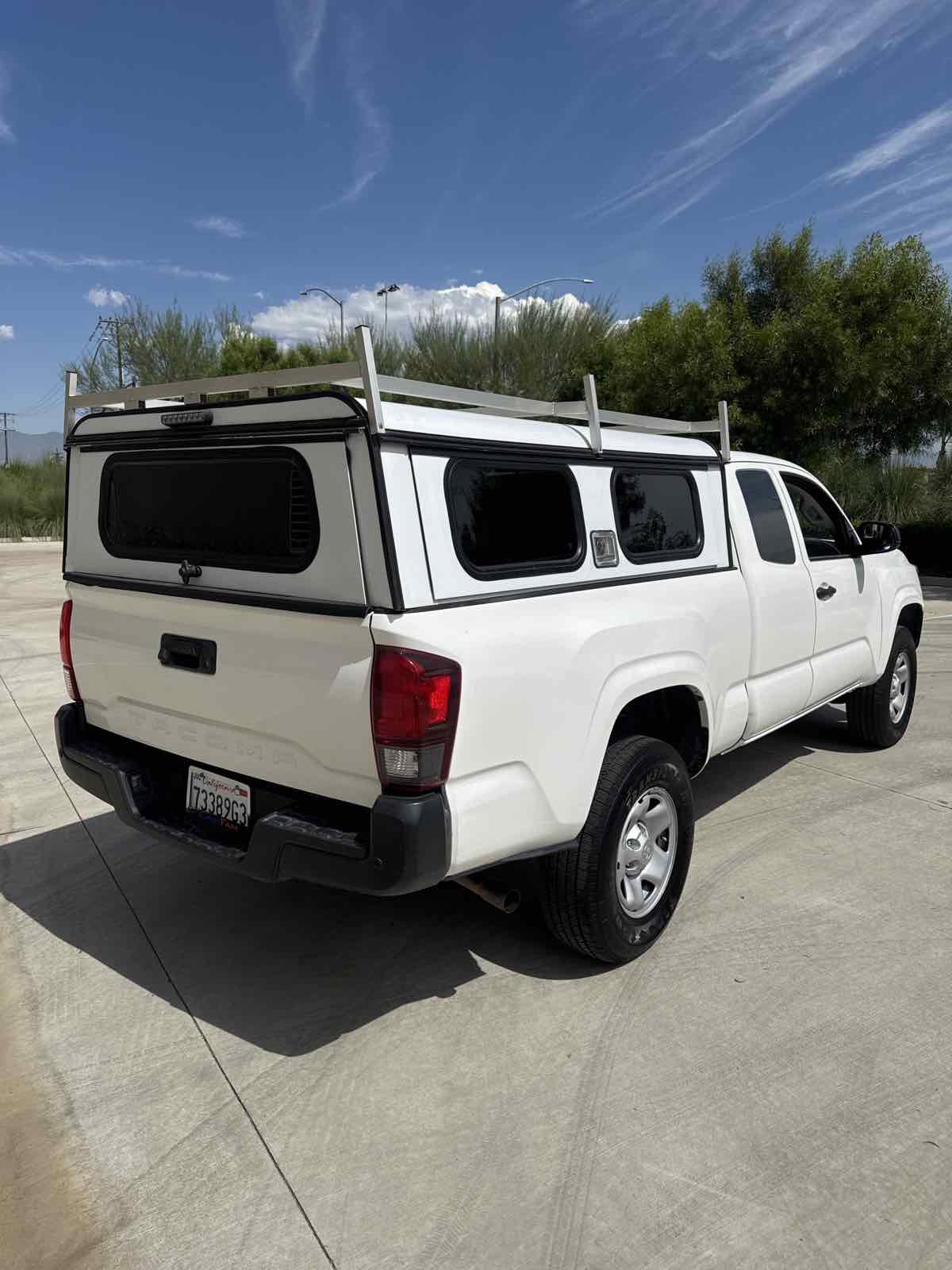 Used 2022 Toyota Tacoma SR image 5