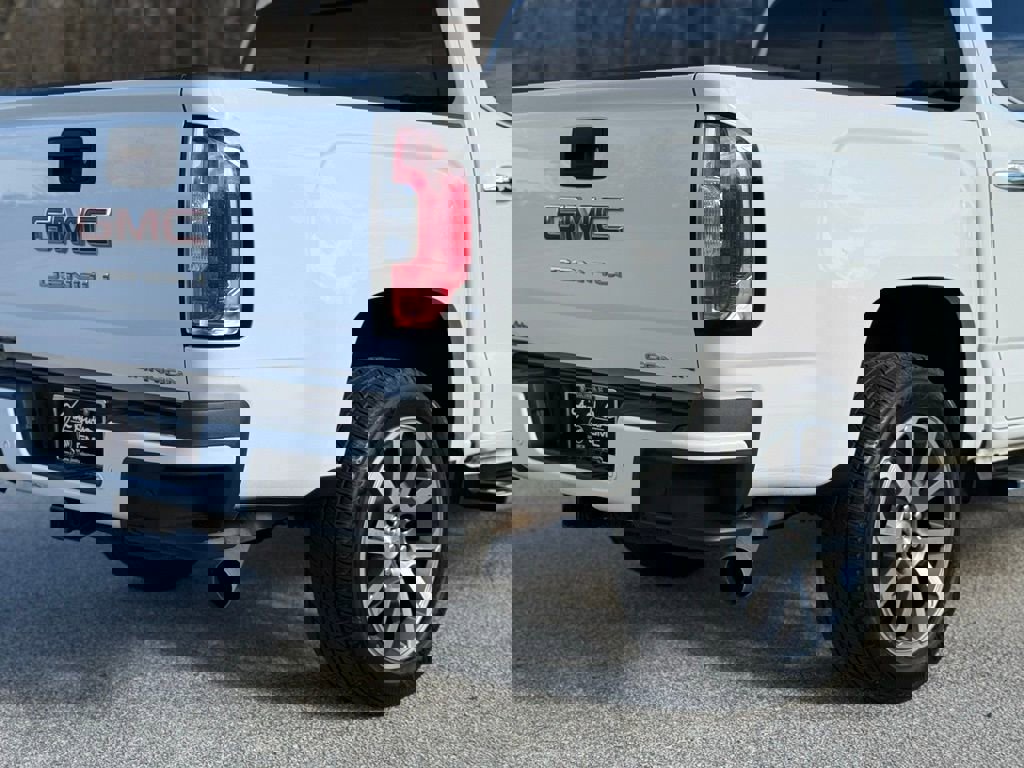 Used 2022 GMC Canyon Denali image 21