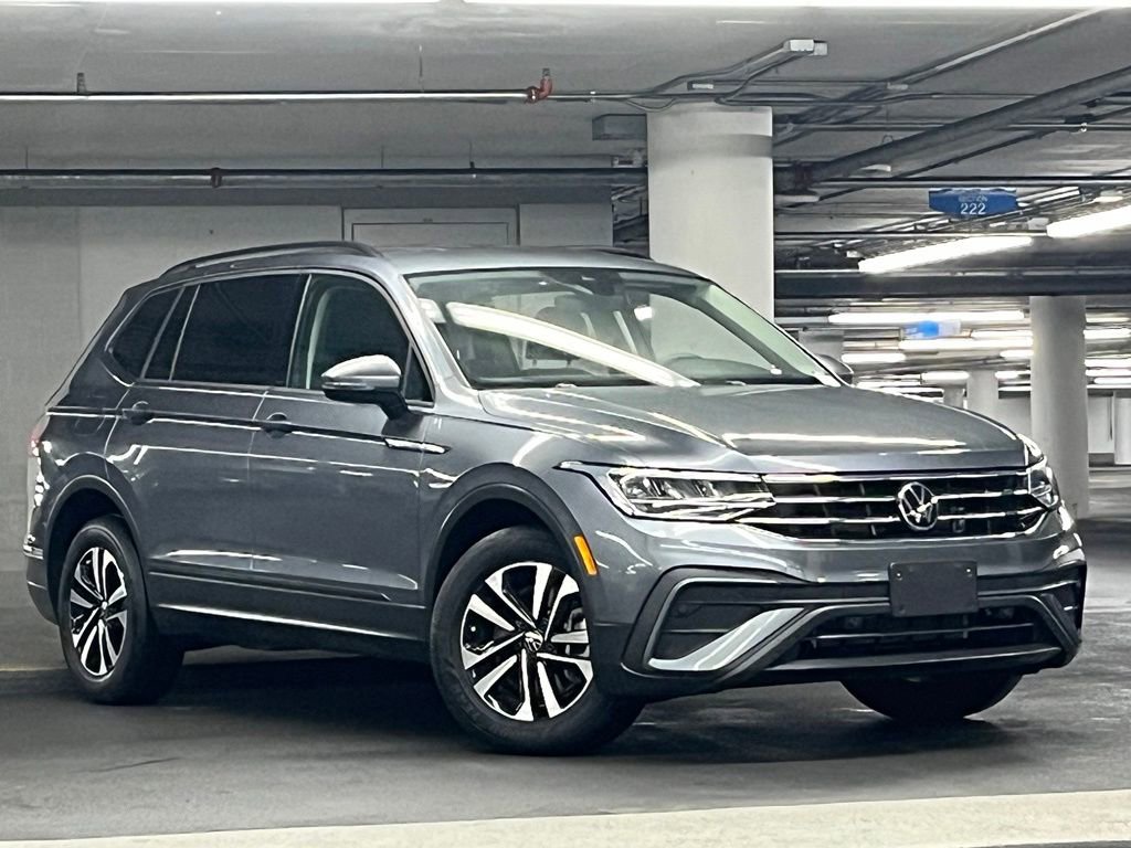 Used 2023 Volkswagen Tiguan S w/ Driver Assistance Package FWD image 2