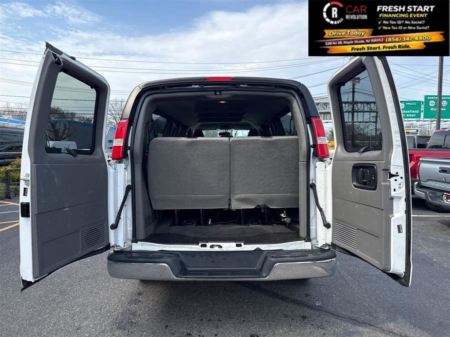 Used 2017 Chevrolet Express 3500 LT w/ LT Preferred Equipment Group image 33