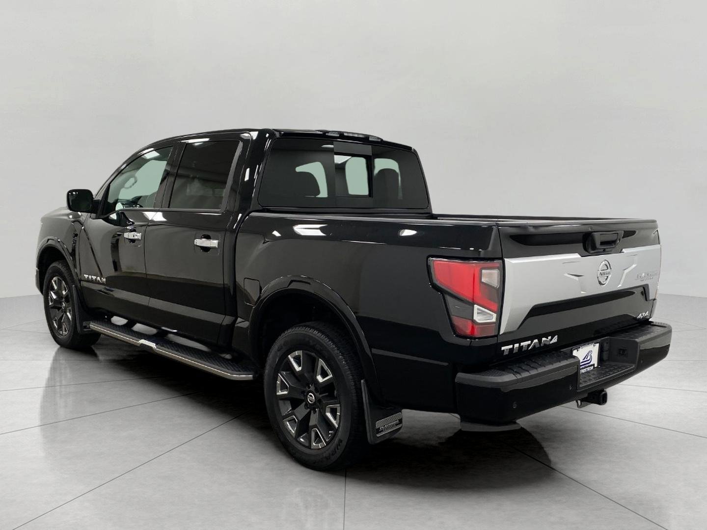 Used 2021 Nissan Titan Platinum Reserve w/ Moonroof Package image 8