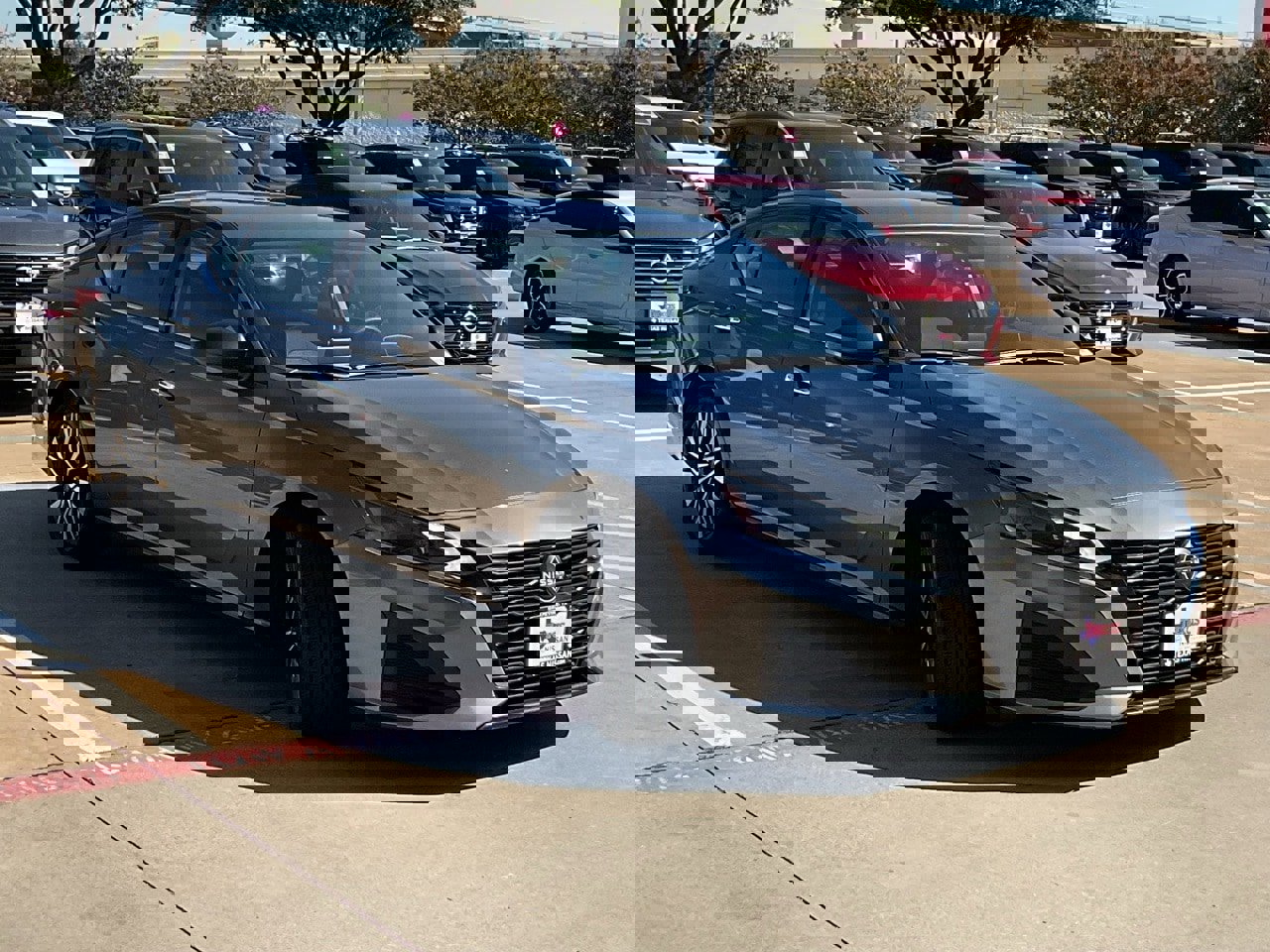 Used 2024 Nissan Altima 2.5 SV image 4