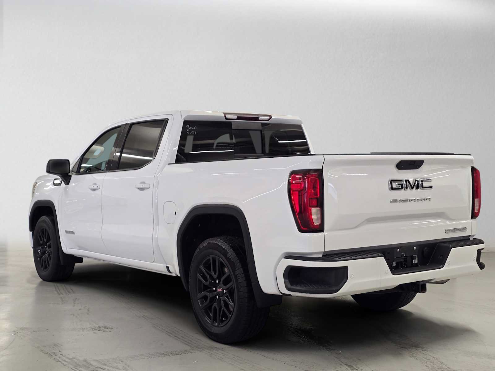 Used 2020 GMC Sierra 1500 Elevation w/ Elevation Value Package RWD image 3