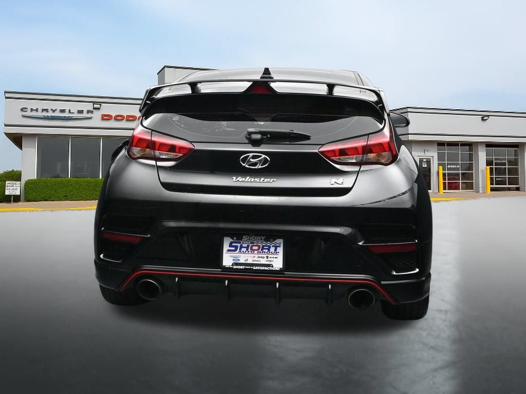 Used 2020 Hyundai Veloster N w/ Performance Package FWD image 4