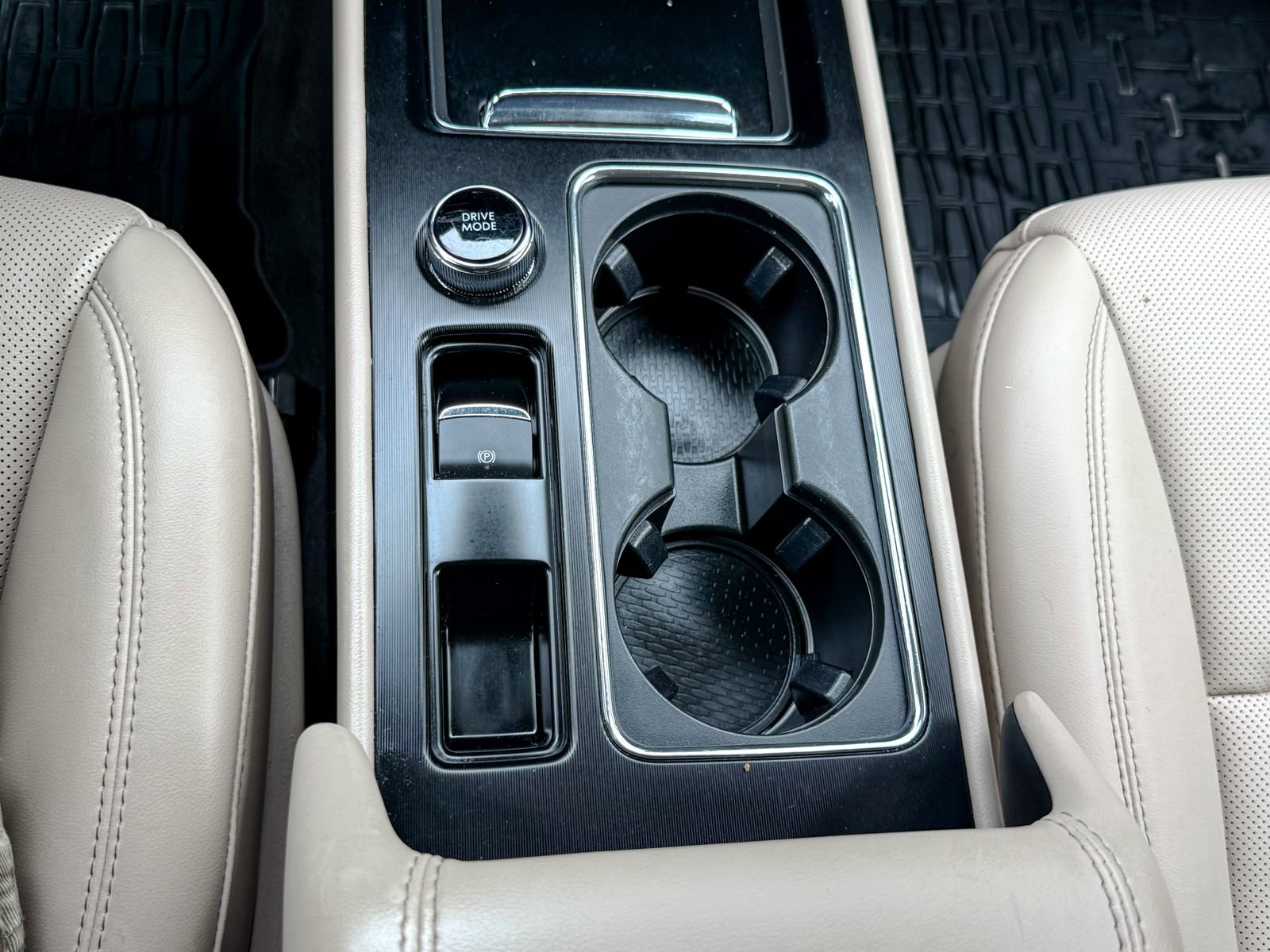 Used 2024 Lincoln Corsair AWD w/ Equipment Group 101A image 28