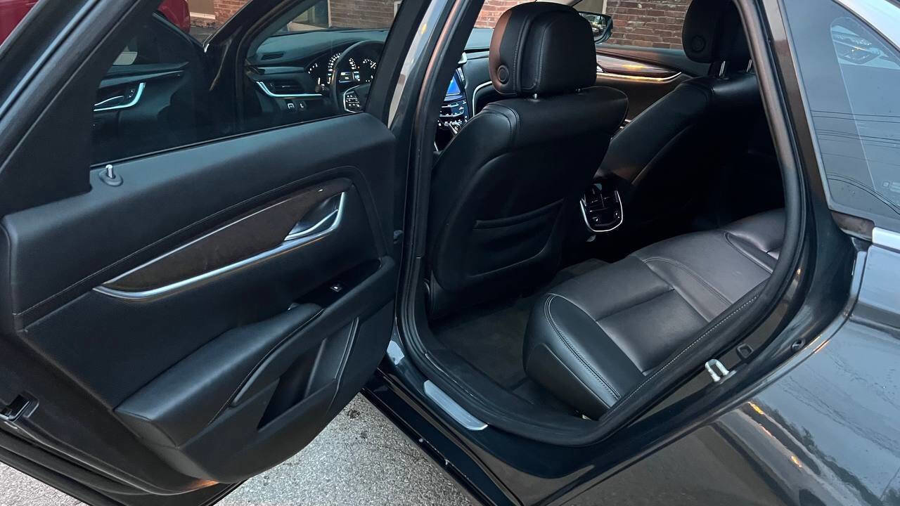 Used 2013 Cadillac XTS Luxury image 17