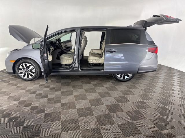 Certified 2025 Honda Odyssey EX-L image 11