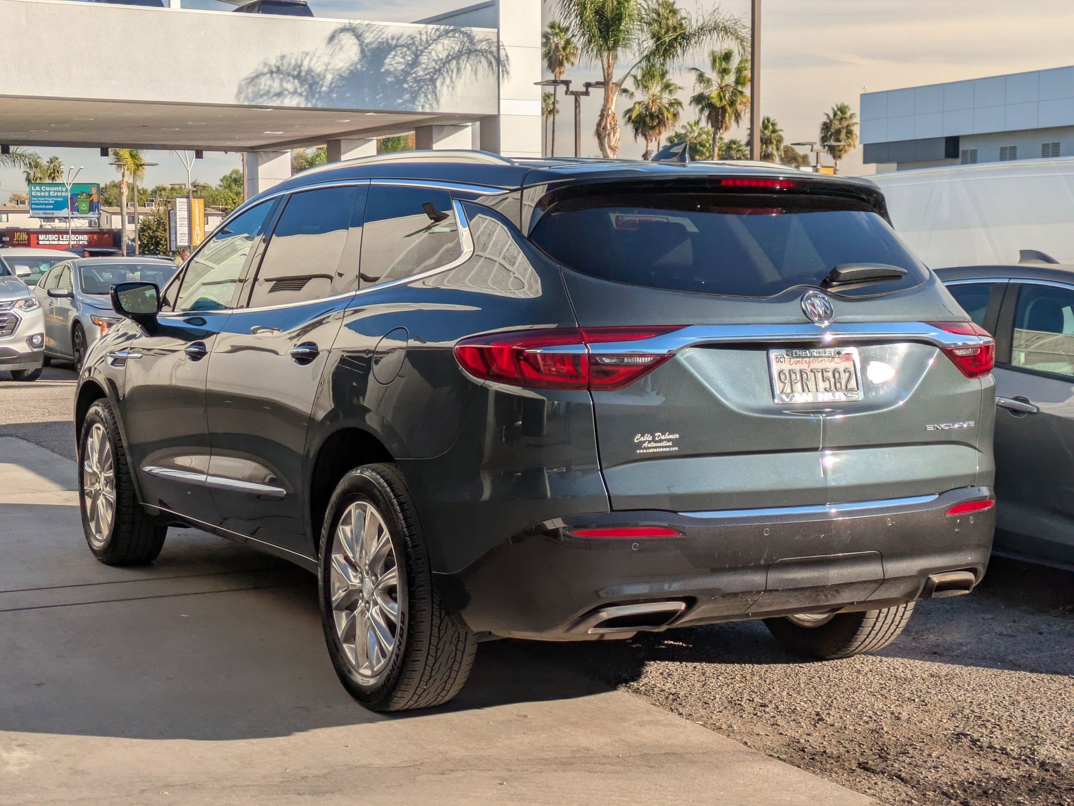 Used 2019 Buick Enclave Essence image 3