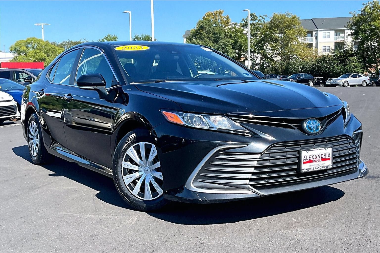 Used 2023 Toyota Camry LE FWD image 2
