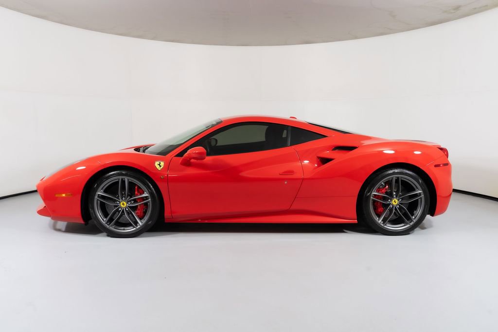 Used 2017 Ferrari 488 GTB RWD image 3