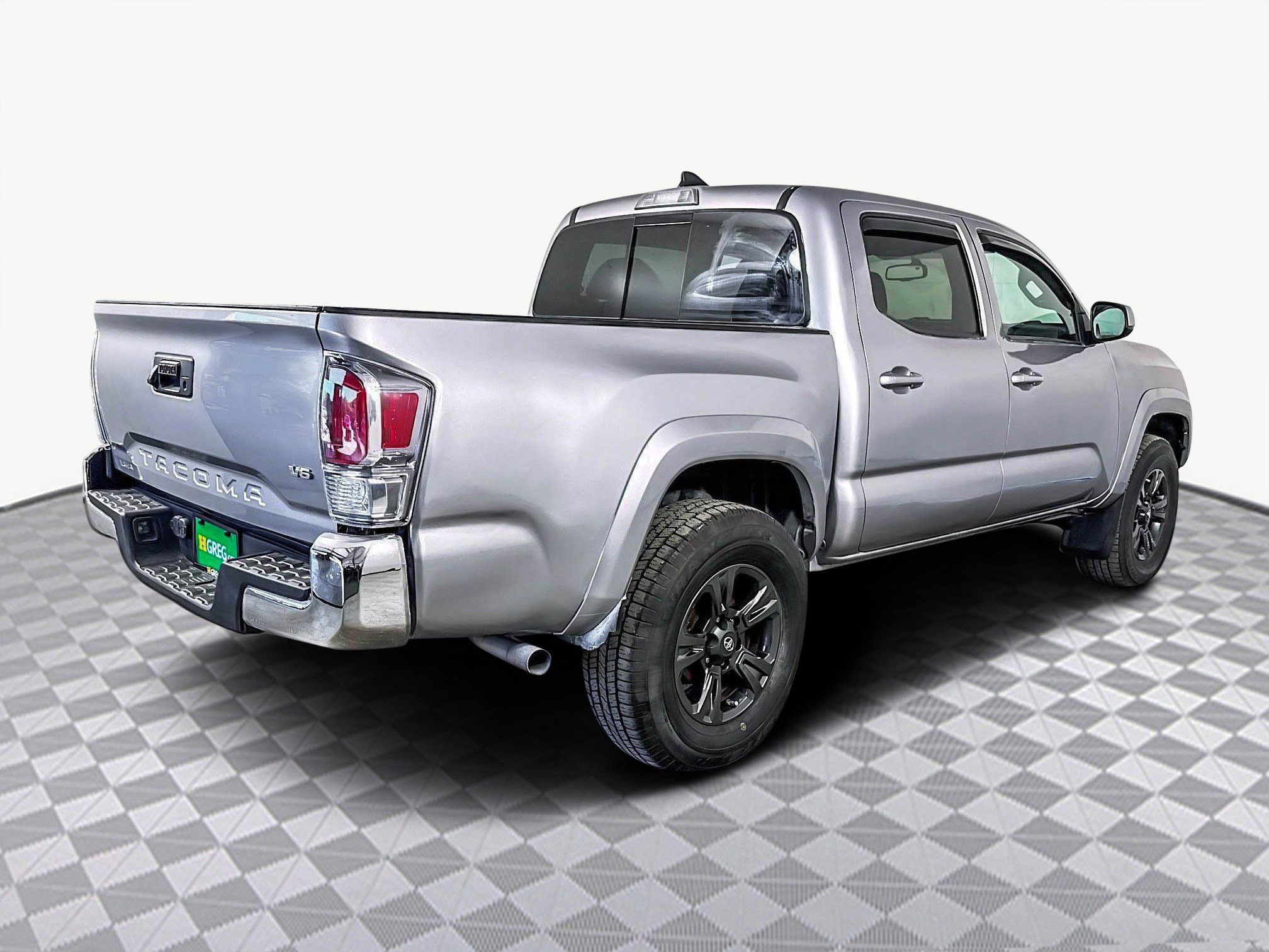 Used 2017 Toyota Tacoma SR image 10