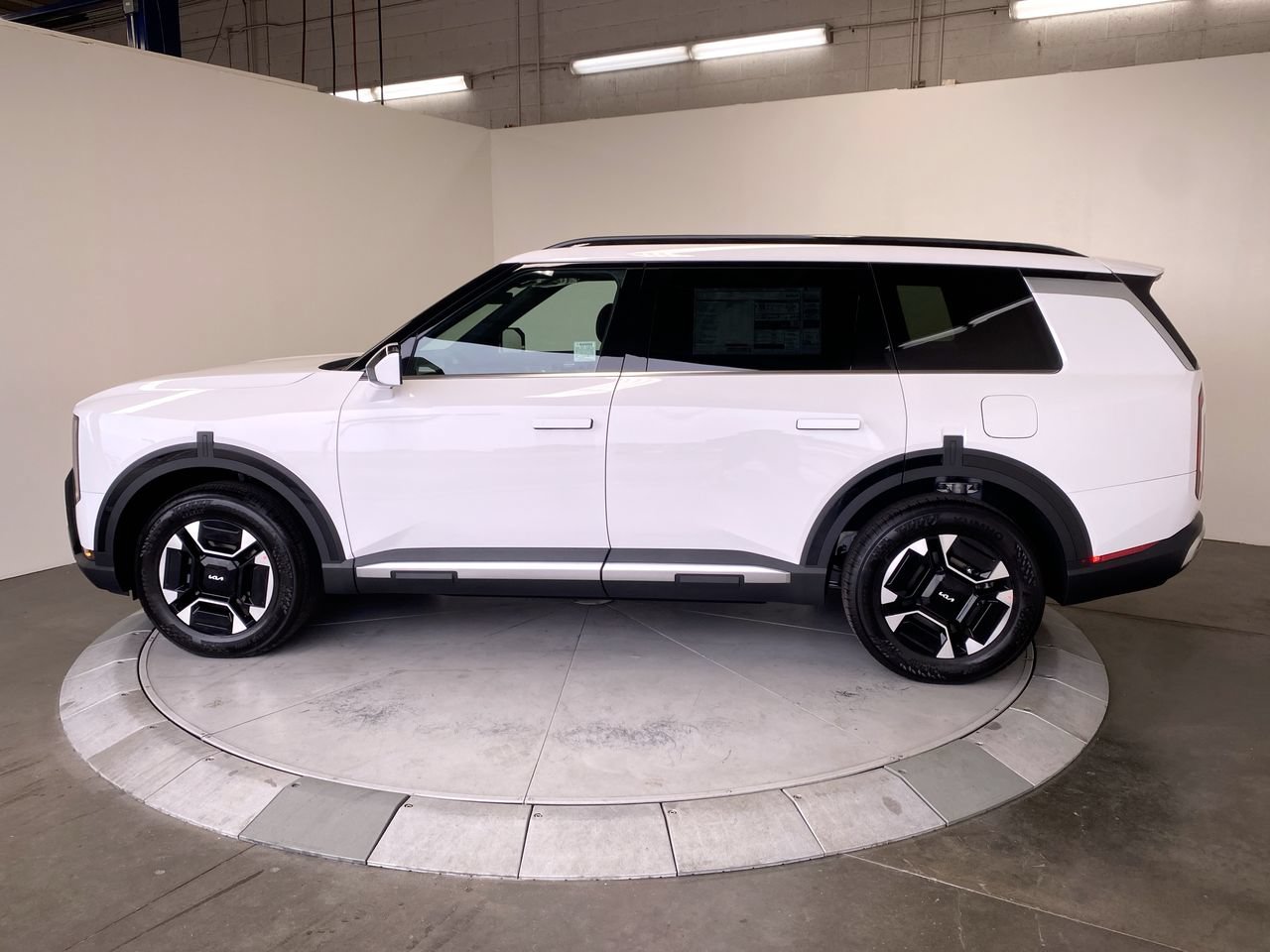 New 2027 Kia Telluride EX w/ Towing Package FWD image 2