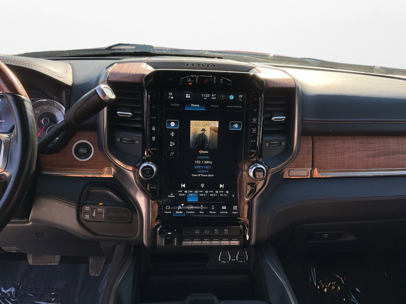 Used 2022 RAM 3500 Limited image 11