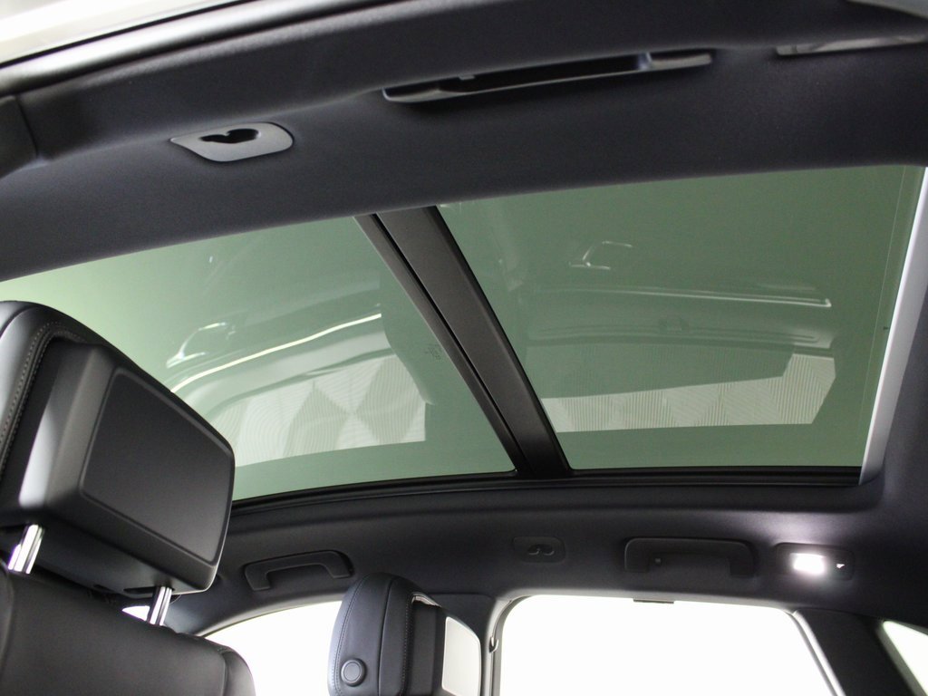 Used 2026 Porsche Macan image 19