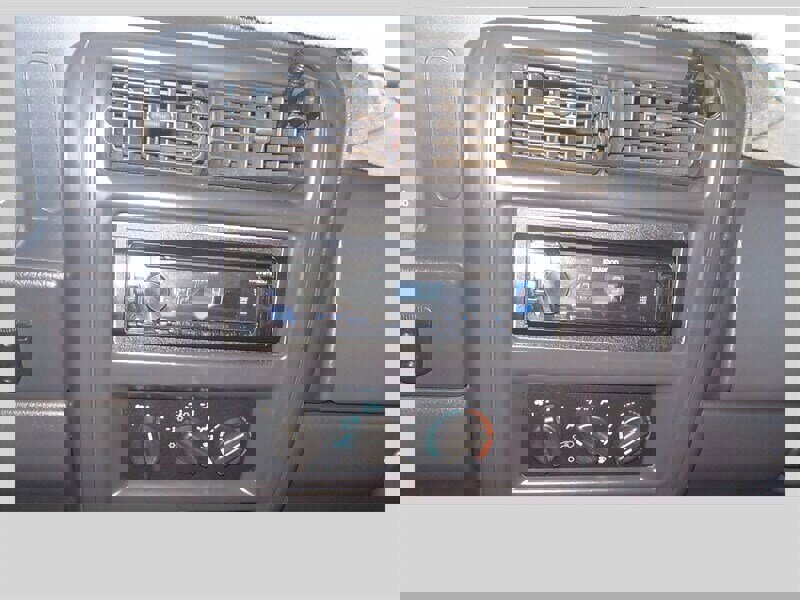 Used 2000 Jeep Cherokee Sport image 23