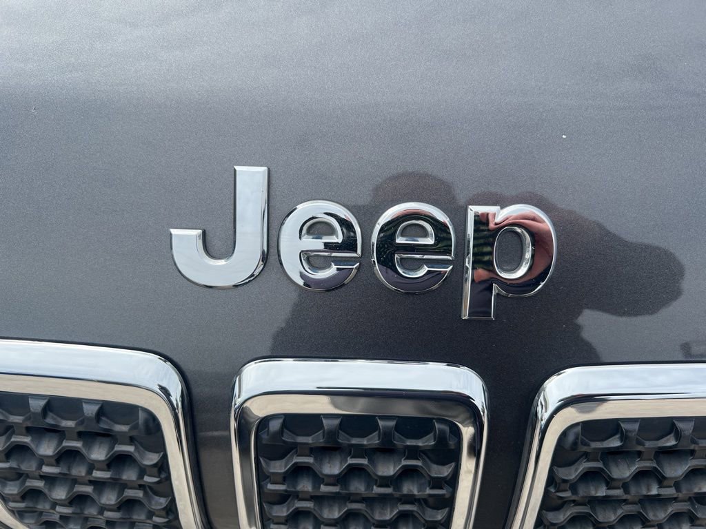 Used 2019 Jeep Cherokee Limited image 32