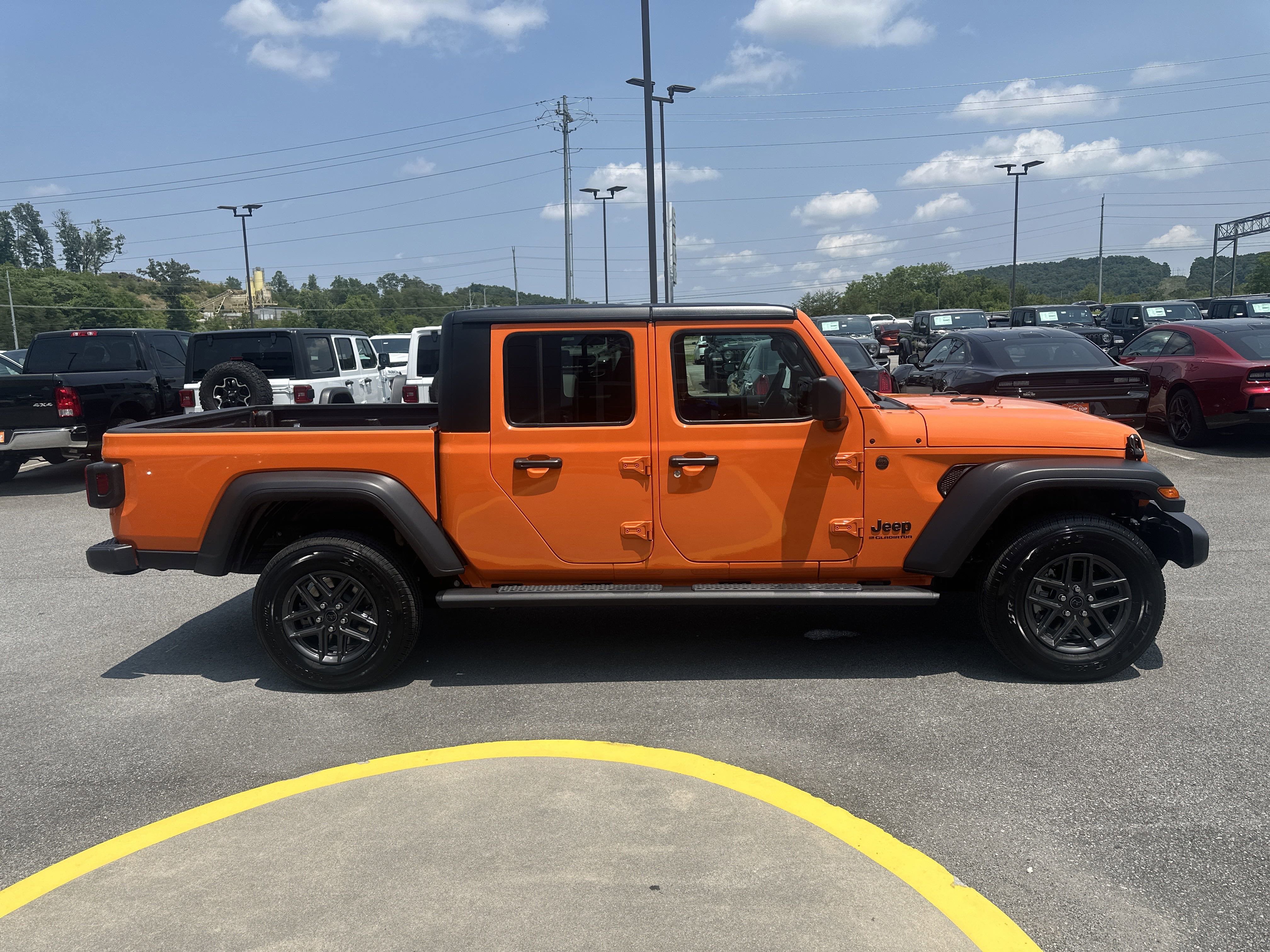 New 2025 Jeep Gladiator Sport image 6