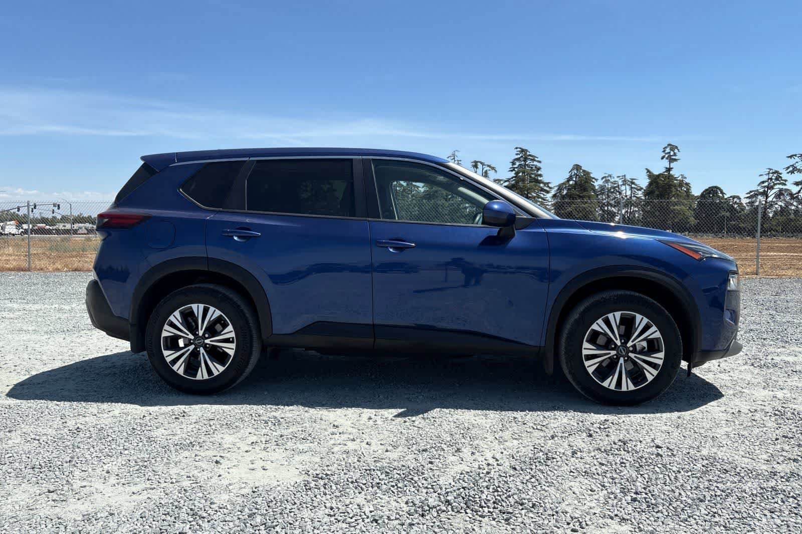 Used 2023 Nissan Rogue SV FWD image 9