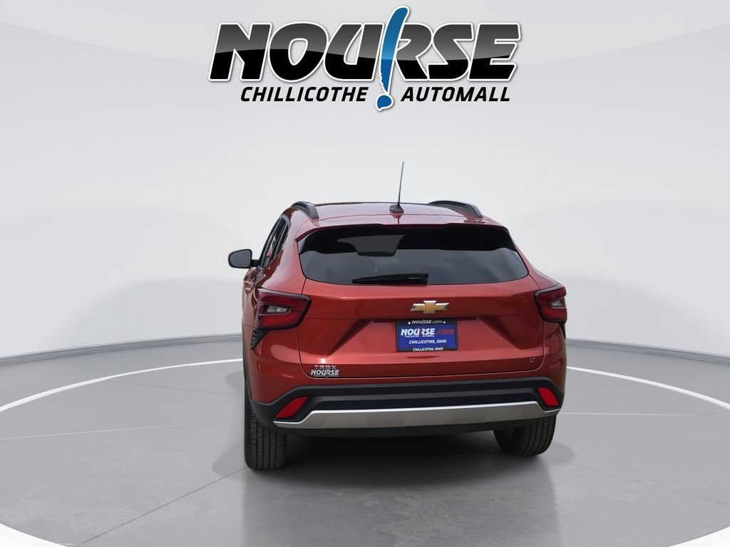 Used 2024 Chevrolet Trax LT w/ LT Convenience Package FWD image 7