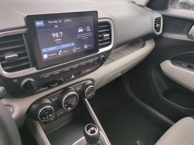 Certified 2025 Hyundai Venue SEL image 11