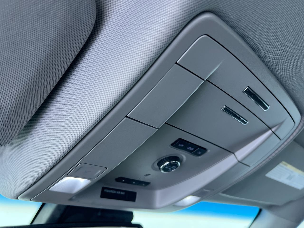 Used 2019 GMC Yukon SLT w/ Graphite Edition RWD image 18
