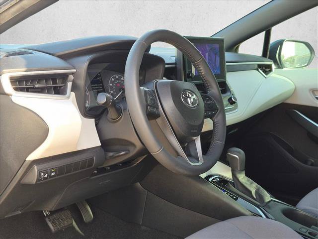 Used 2024 Toyota Corolla SE FWD image 2