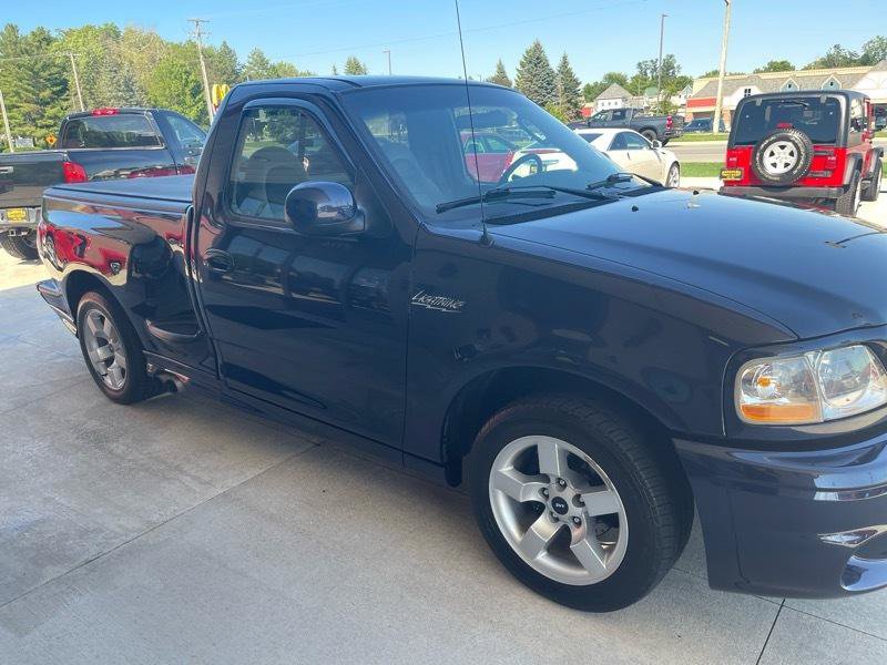 Used 2002 Ford F150 Lightning RWD image 18