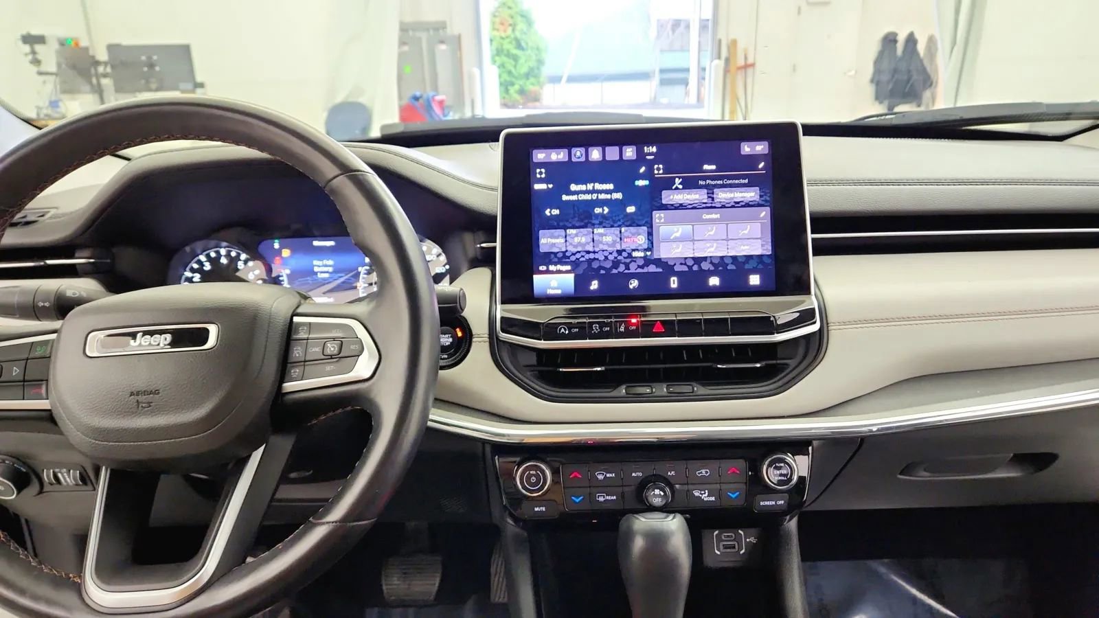 Used 2022 Jeep Compass Limited image 31