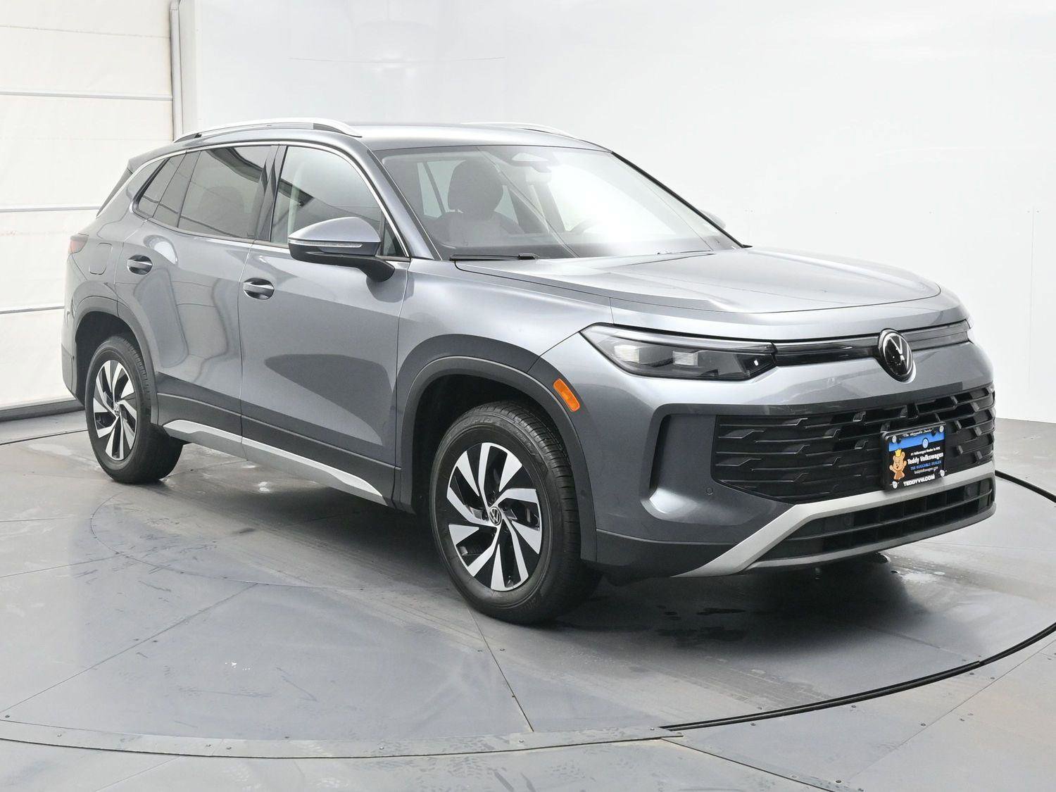 Certified 2025 Volkswagen Tiguan S image 24