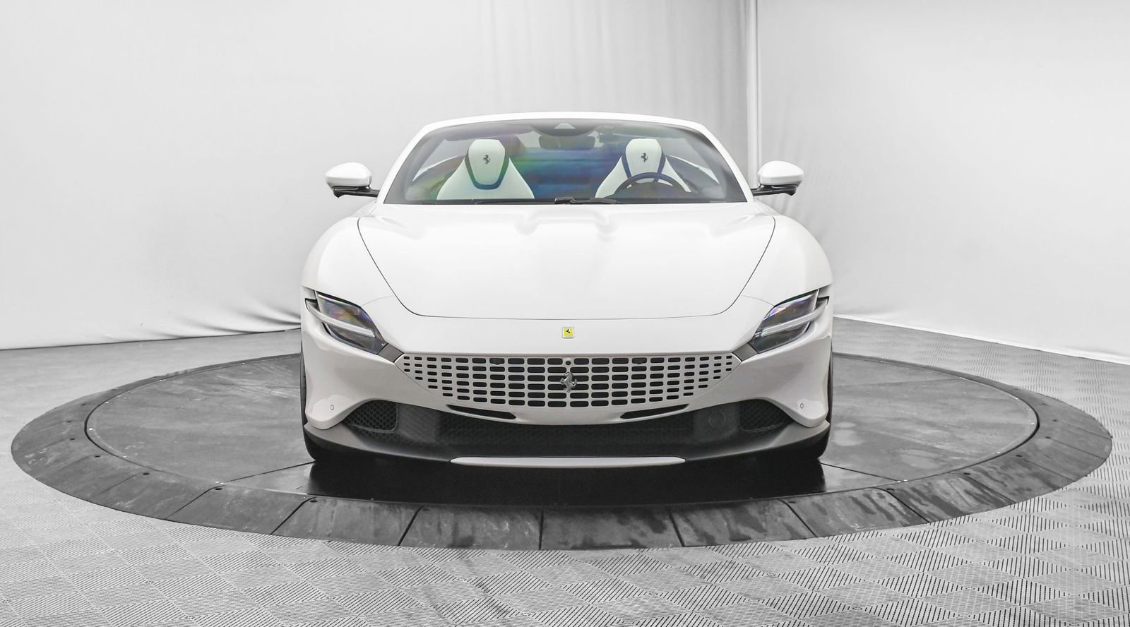 Certified 2024 Ferrari Roma Spider image 3