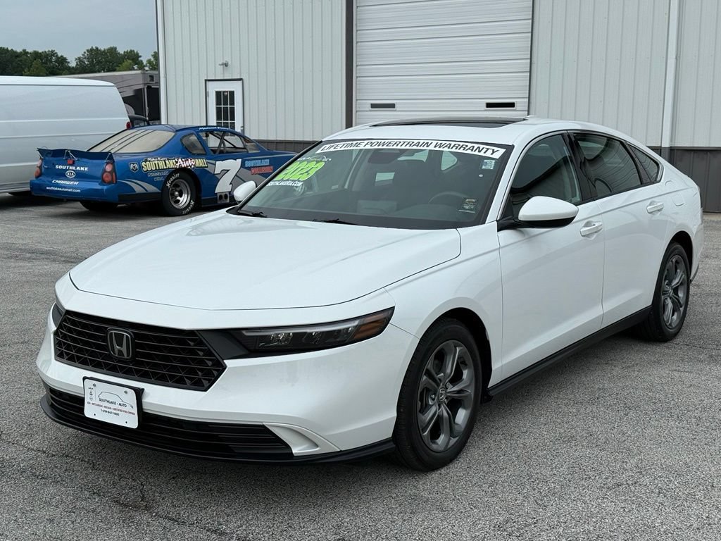 Used 2023 Honda Accord EX image 3