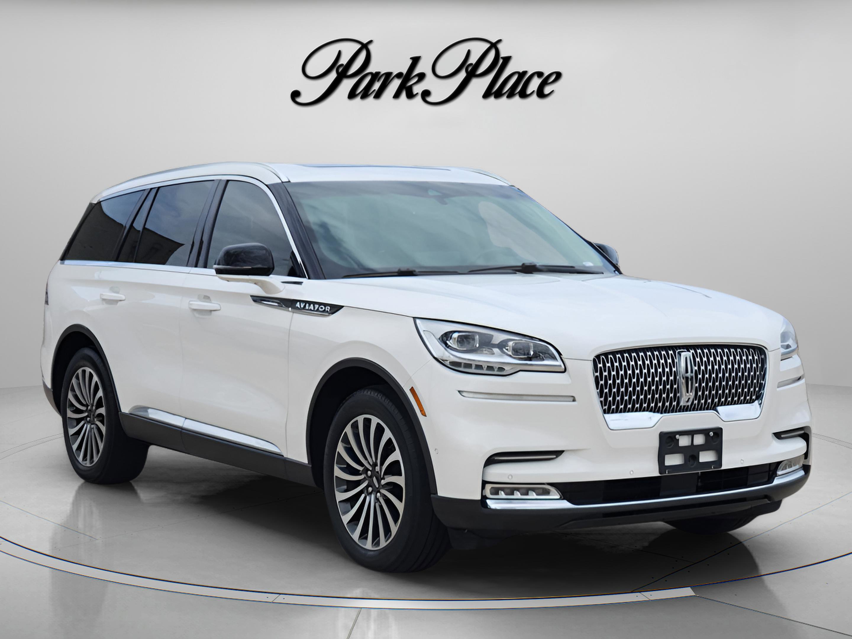 Used 2023 Lincoln Aviator Reserve w/ Equipment Group 201A image 4